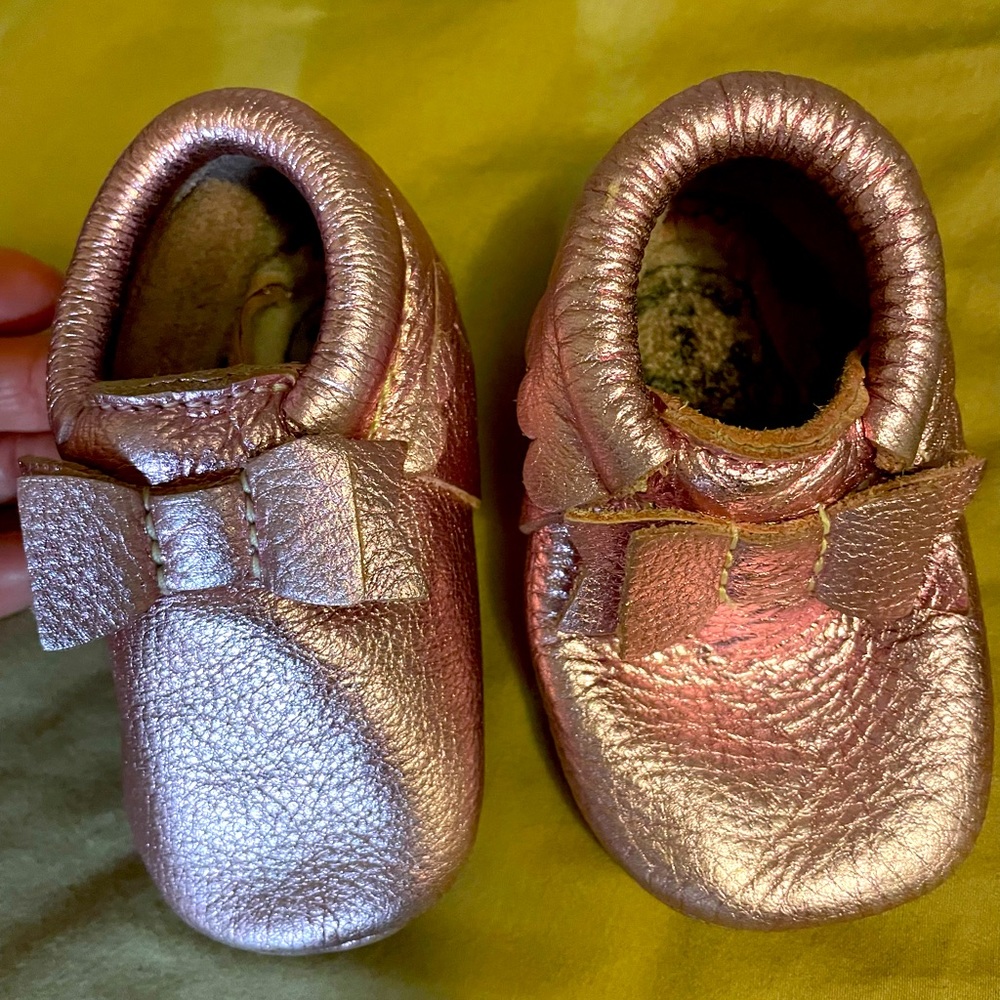 Freshly Picked metallic pink moccasins. Size 3.